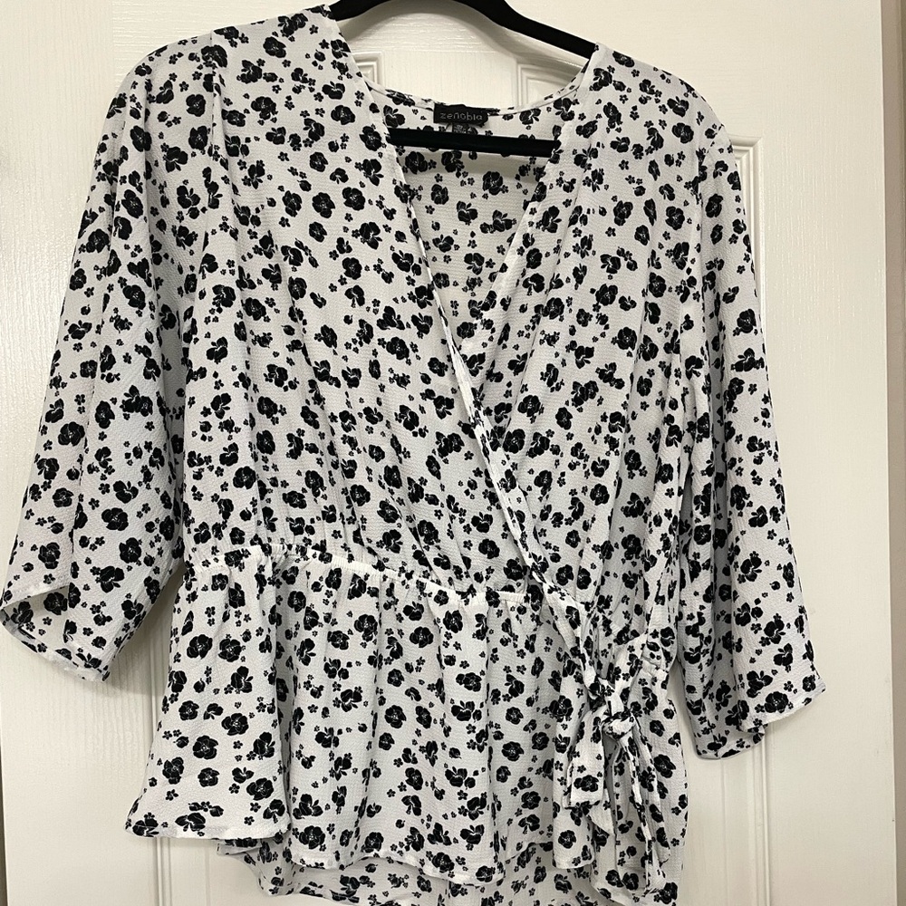 Zenobia Black & White Floral Peplum Tie Top - Picture 2 of 9